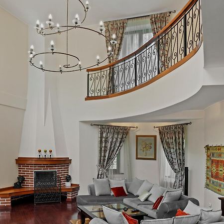Wine Cellar Villa With Beautiful Garden In Sinaia - Busteni Poiana Tapului Dış mekan fotoğraf