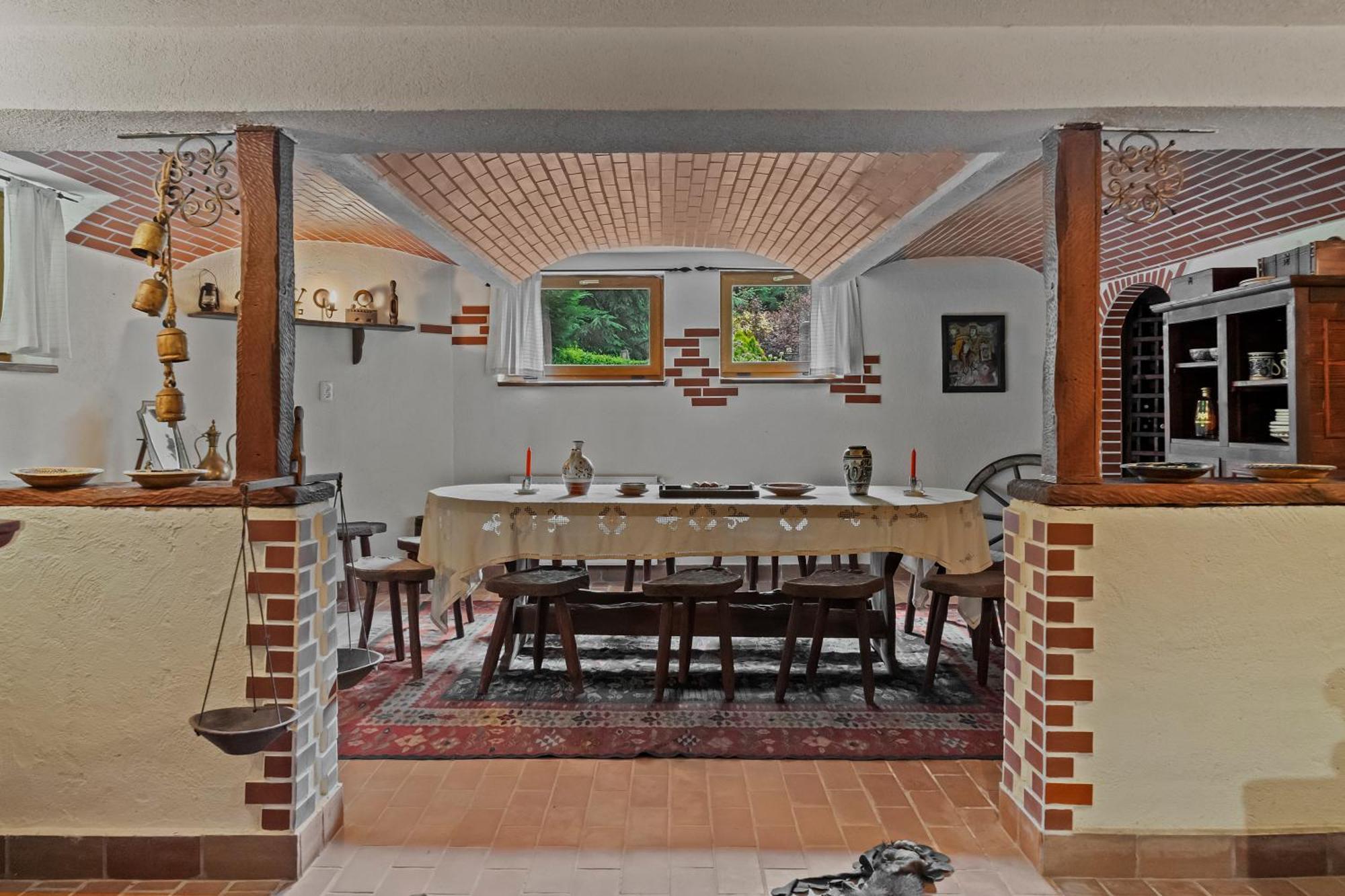 Wine Cellar Villa With Beautiful Garden In Sinaia - Busteni Poiana Tapului Dış mekan fotoğraf